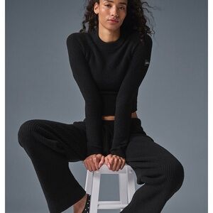 ALO Set. Snuggle Up sweater and pants -NWT